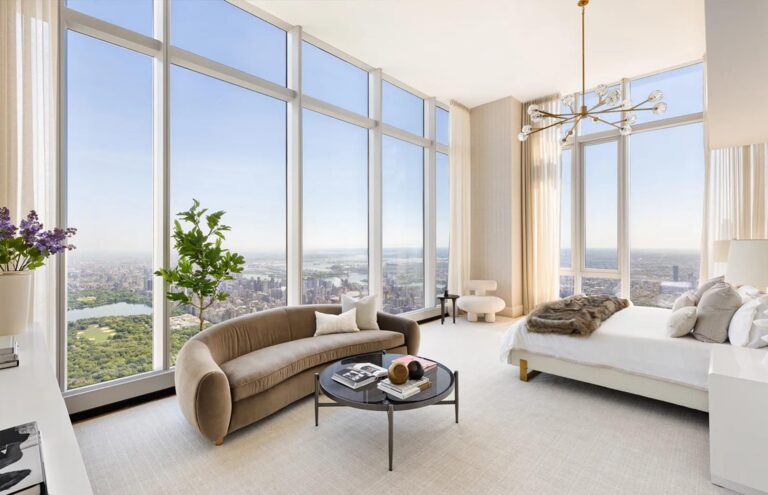 The Elevation of Light: Engineering and Aesthetics in High-Altitude Residential Design